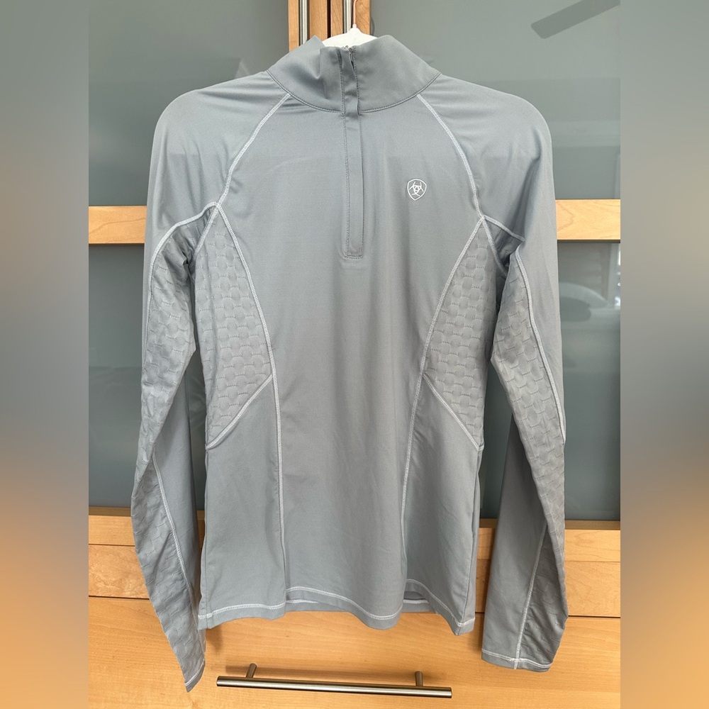 Ariat Women’s Cold Series shirt, size XS.